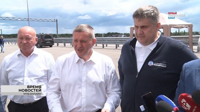 Андрей Бочаров и Роман Новиков обсудили строительство крупных дорожных объектов