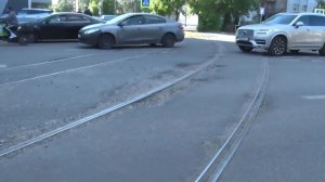 Ярославцы пожаловались на аварийный участок дороги на улице Победы