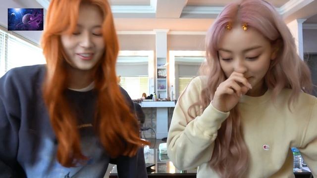 TWICE Сана Минатодзаки и Пак Чихё)= МИНИ ВИДЕО В 4К! смотреть онлайн