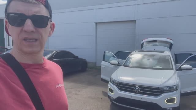 Привез VOLKSWAGEN T-ROC из Китая для семейной пары из г. Москва