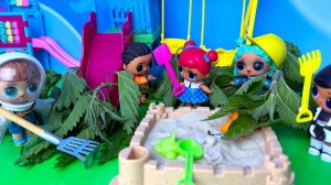 КАК КУКЛЫ ЛОЛ С КРАПИВОЙ🌱 СРАЖАЛИСЬ🤪🤪 Смешные истории игрушки мультики Даринелка