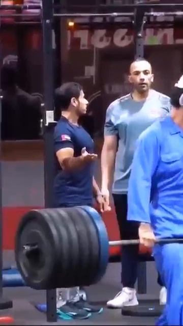 Анатолий прикалывается