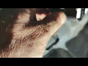 Для смены моторчика печки снимаем педальный узел у Nissan Qashqai