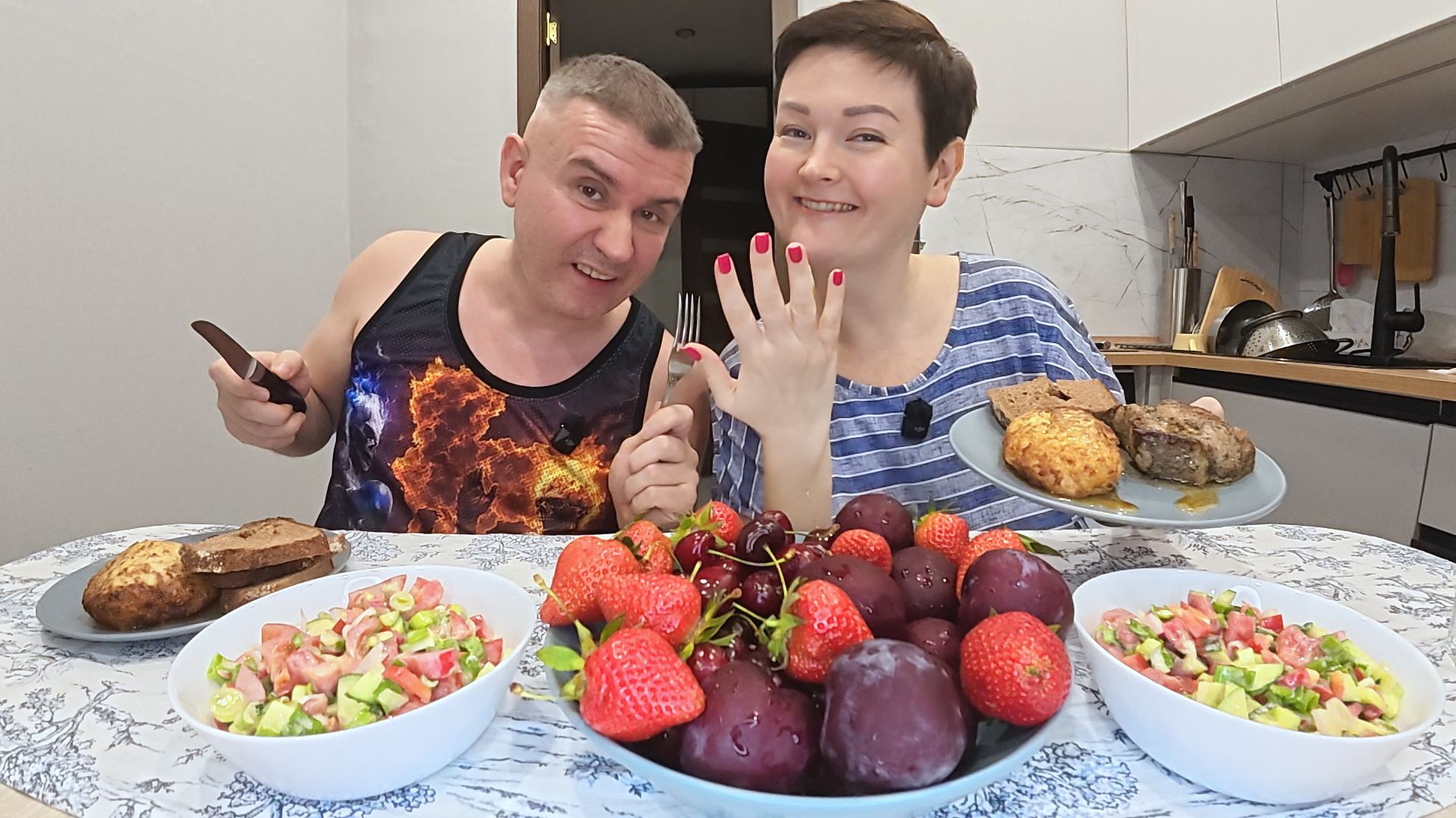Мукбанг КУДА мы собрались и какие ПЛАНА на отдых! Раскрыли все СЕКРЕТЫ! Подъедаем ОСТАТКИ на ужин смотреть онлайн