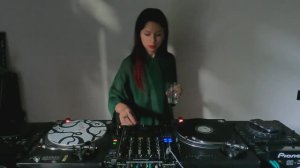 Kichi Kazuko - White Wall #02  Relaxed Minimal, Deep & Progressive [Vinyl Only DJ Set]
