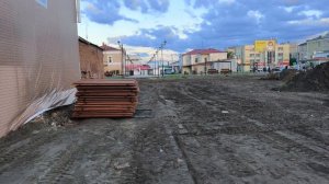 Юля на прогулке
