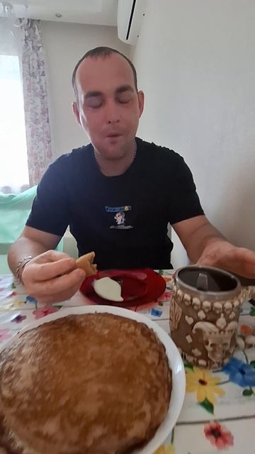 завтрак с вкусными блинчиками