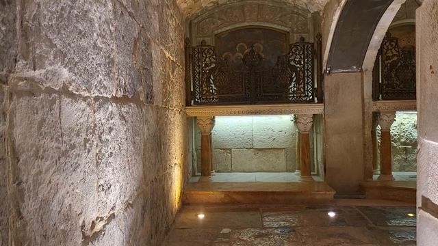 Ваши молитвенные просьбы к свечам о упокоении душ - на Голгофу к Распятию Иисуса в Троицкую субботу