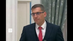 Многодетный француз подарил В. Путину статую Богоматери