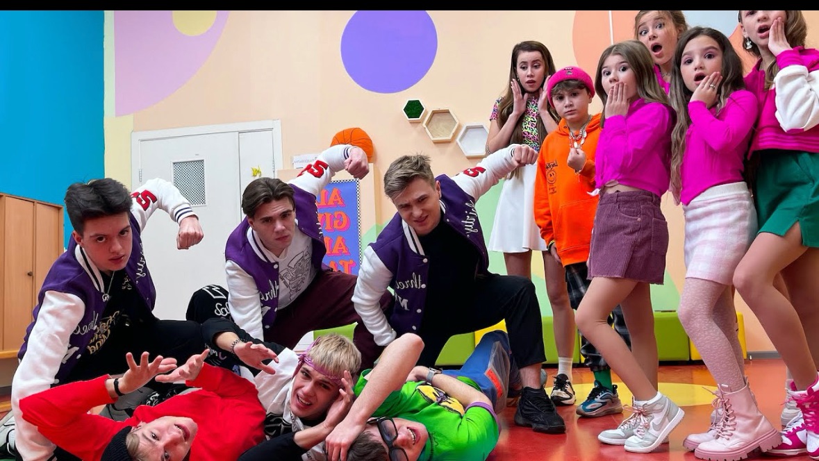 🍿 КАМПУС - КАМИЛЬ БЕСИТСЯ! АМИНА ПОКАЗАЛА ТЕННИСИСТКАМ КТО РУЛИТ В КАМПУСЕ! НОВЕНЬКИЕ БЕЙСБОЛИСТЫ смотреть онлайн