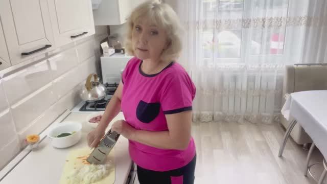 Приготовила Аля Лагман// отвечаю на комментарии// семейные отношения//🤔🤗❤️ смотреть онлайн