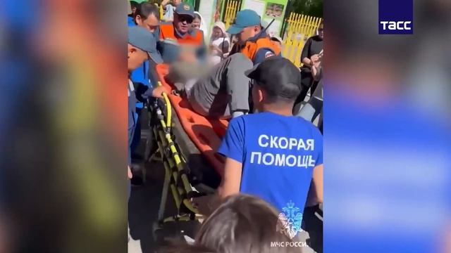▶️ Двух подростков в Туве зажало в кресле неисправного аттракциона. Один госпитализирован, второму о