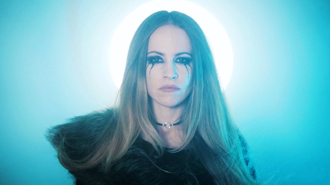 FROZEN CROWN - The Water Dancer (Official Video) смотреть онлайн
