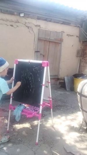 Евуля играет