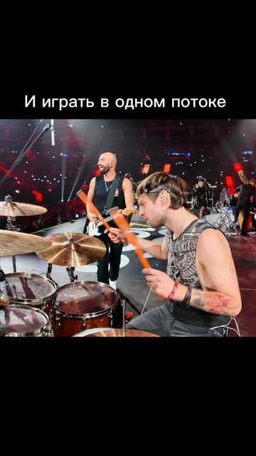 Создаем атмосферу RHCHP , получается ? #smattdrum #rock1000 #redhotchilipeppers #music #rock