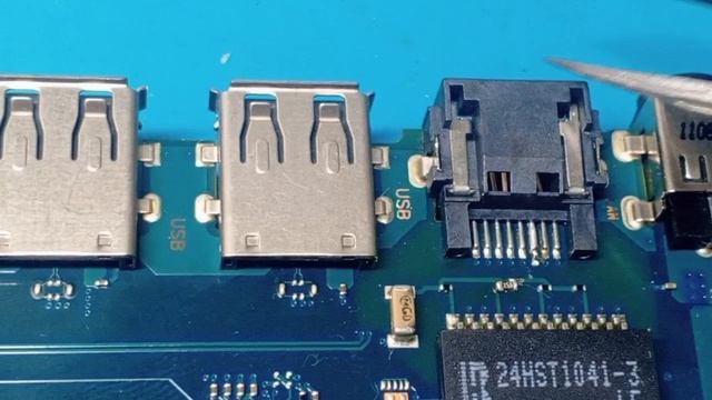 Samsung RV515 Scala2_AMD Rev.1.1 нет изображения на матрице, а на внешнем есть.