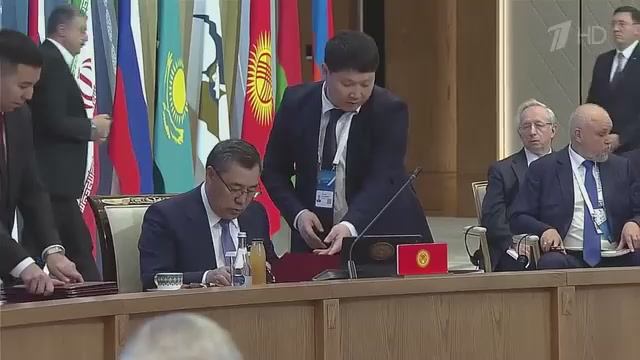 _Премьер_министр_Армении_Пашинян_демонстративно_не_приехал_на_саммит в Астане смотреть онлайн