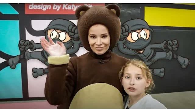 Маленькая Вера и Медведь проходят полосу препятствий в парке развлечений Do a Flip смотреть онлайн