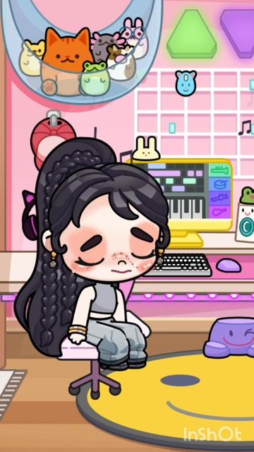KIRA MOON 👑