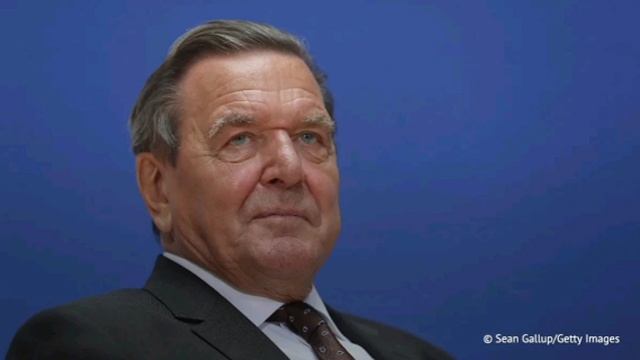 Экс-канцлер ФРГ Шрёдер находится в Москве, сообщает NTV.