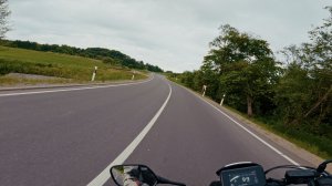 Honda CB650R по дороге 221: Semeliškės — Vievis | Повороты, рельеф и хороший асфальт