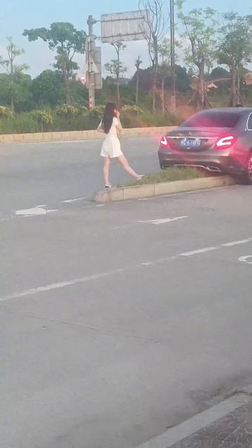 За рулём женщина может быть опасна