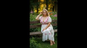 Natural Older Woman   Beauty in the Park   Woman over 40