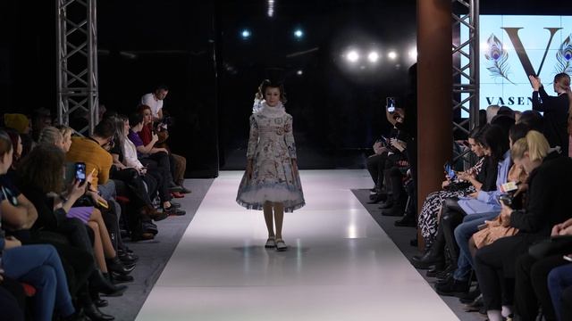 Ekaterinburg Fashion Week 2022. VASINKOVY. Kids collection. смотреть онлайн