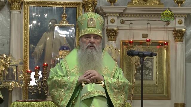 Божественная литургия в Свято-Троицком соборе Александро-Невской лавры