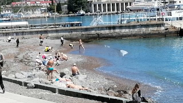 Ялта. Набережная. Начало лета. смотреть онлайн