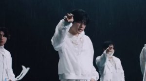 Stray Kids
I Lose My Breath M/V