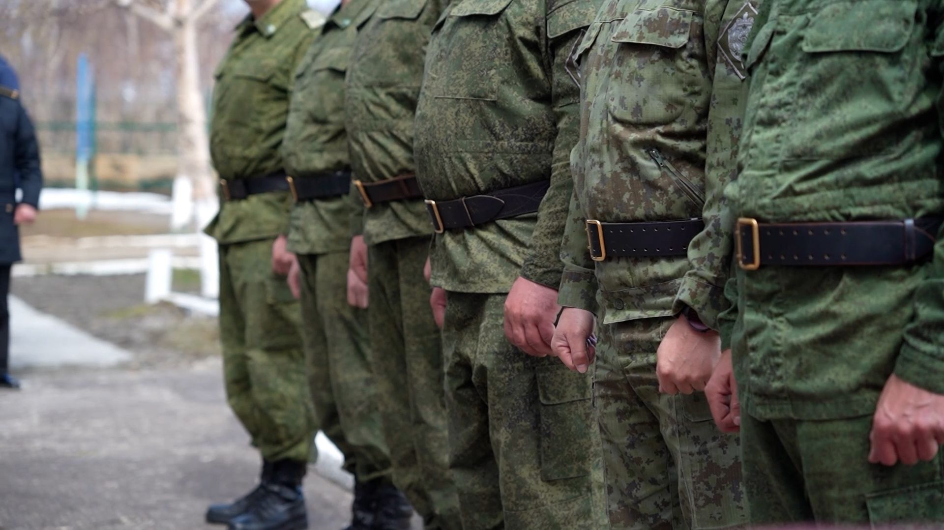 ДЕРЖАТ ГРАНИЦУ НА ЗАМКЕ
