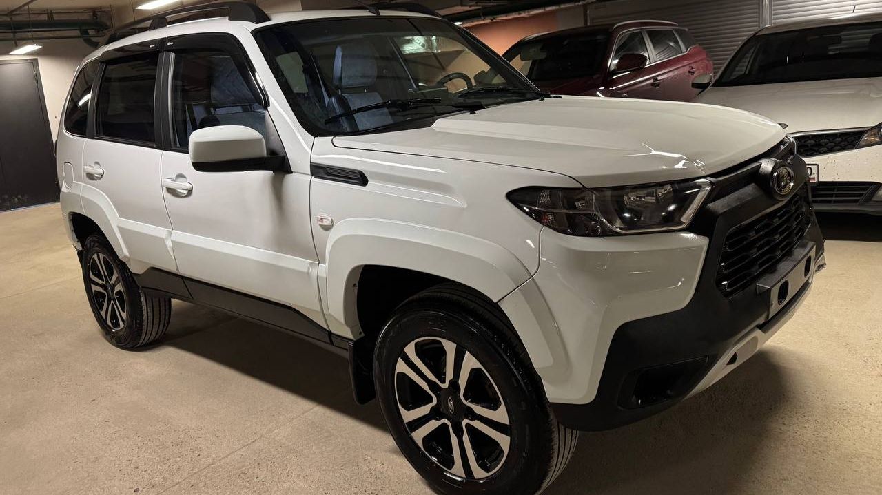 Lada Niva Travel; 1.7 МT; 2024; Белый