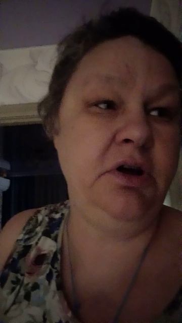 ЕСТ СУХАРИ НОЧЬЮ ,ПОД ОДЕЯЛОМ!!! смотреть онлайн