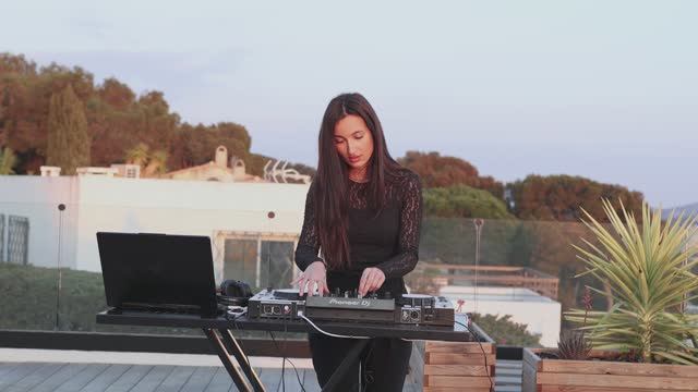 Laurane - Golden Hour on the French Riviera ✨ Rooftop DJ Set смотреть онлайн