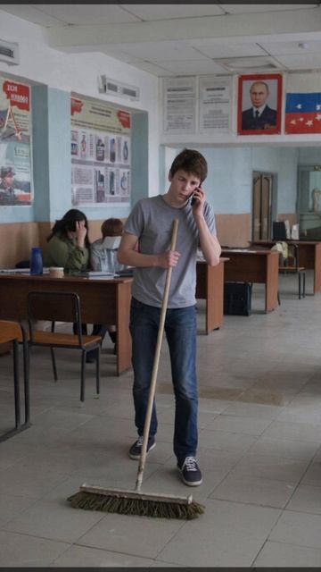 Григорий. Поломойщик из военкомата.