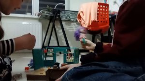 Играем в куклы.