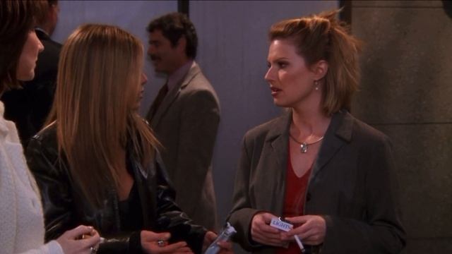 Rachel is trying to make her colleagues quit smoking | Friends