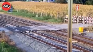 Невероятная удача против идиотов за рулем# 185 моментов, снятых в 2025 году