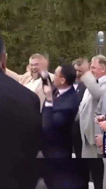 Нормально так мэр выдаёт смотреть онлайн