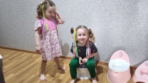 Маленький унитаз для близнецов