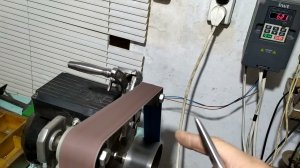 Вопреки всем законам физики.Трёхфзный частотный преобразователь крутит однофазный двигатель.