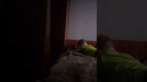 жвачка и брызгалка банановая какая-то Ну там уже нет вкусные штучки такой сладкой воды или что