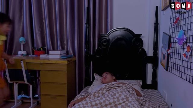 Хороший Учитель Vs Плохого Учителя! Новый Учитель - Вор смотреть онлайн