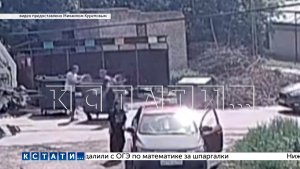 Вместо вывоза мусора сотрудники регионального оператора выбрасывают его на обочину