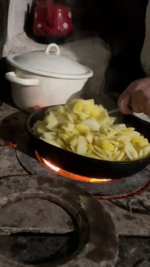 Картошка на печи.