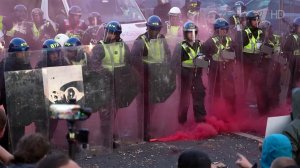 Жители британского города Саутгемптон вышли на акцию протеста против действий полиции