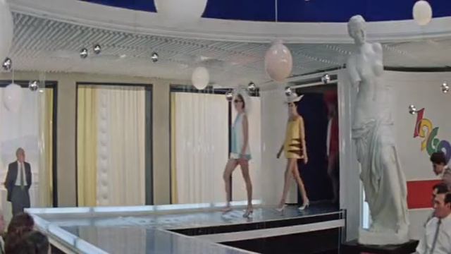 Название фильма: Бриллиантовая рука смотреть онлайн