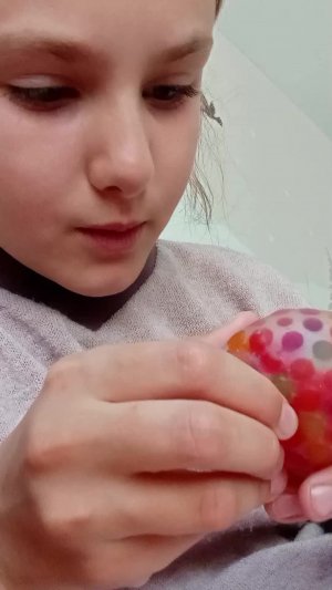 достаю шарики орбизы из сквиша