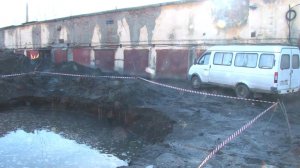 Угрозу обвала гаражей, дороги и затопление погребов переживают владельцы в ГСК-42 «Обь» в Бийске